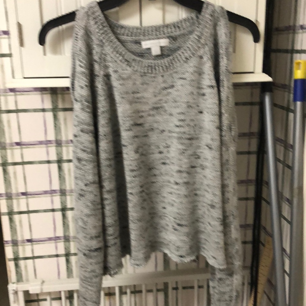 New York bare shoulder sweater